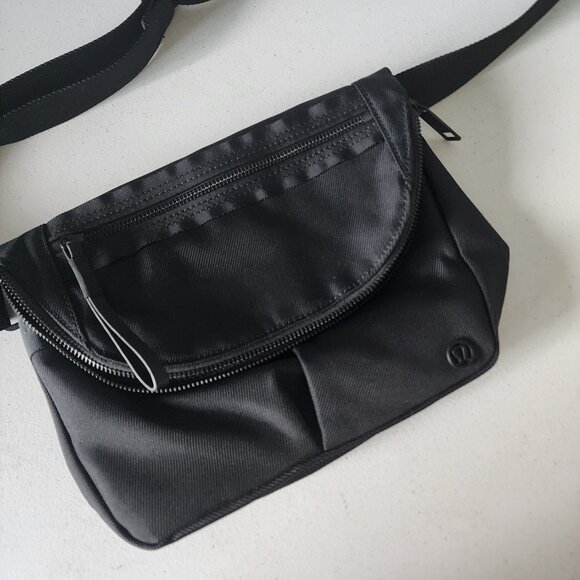 Lululemon Festival Bag II "LIKE NEW" - Picture 2 of 16